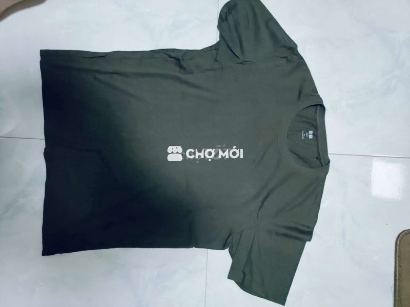2 áo thun trơn uni màu lính mới size M.2 cái 120k.