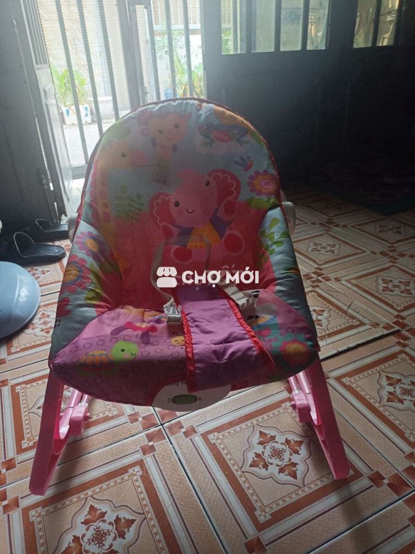 Ghế bập bênh có nhạc cho bé