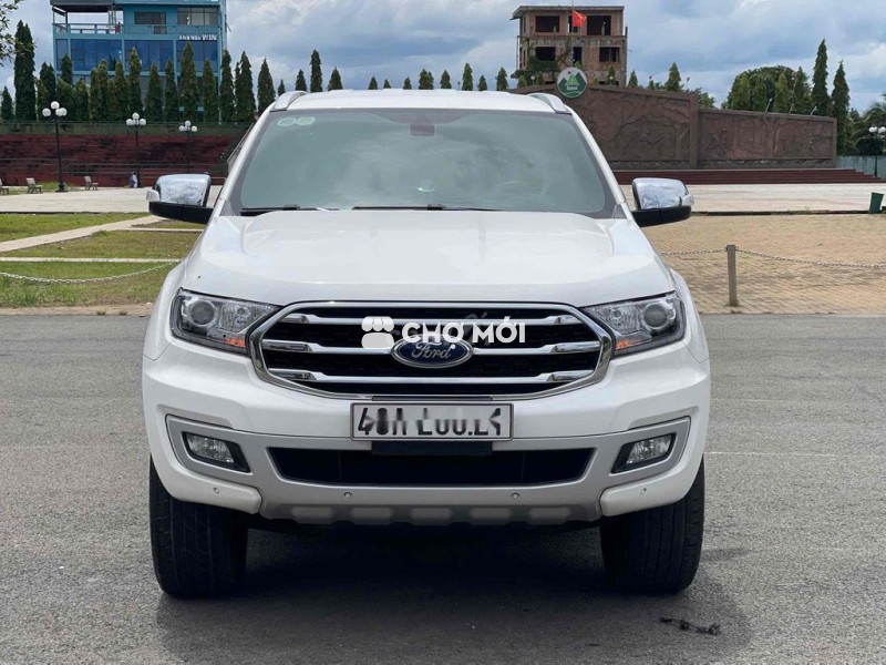 Everest Tita 2019 màu trắng rất đẹp-Xe GĐ đi kỹ