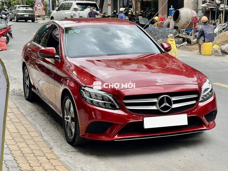 Mercedes C180 model 2021 sang trọng, giá cực tốt