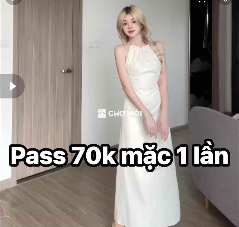 váy dài hở lưng size M màu trắng be