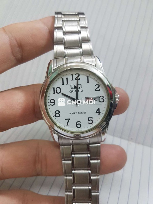 Đồng hồ Citizen QQ đẹp như mới.
