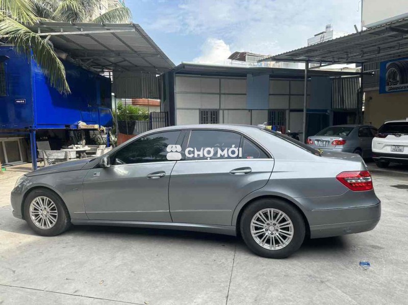 Mercedes Benz E Class 2011 E200 - 130000 km