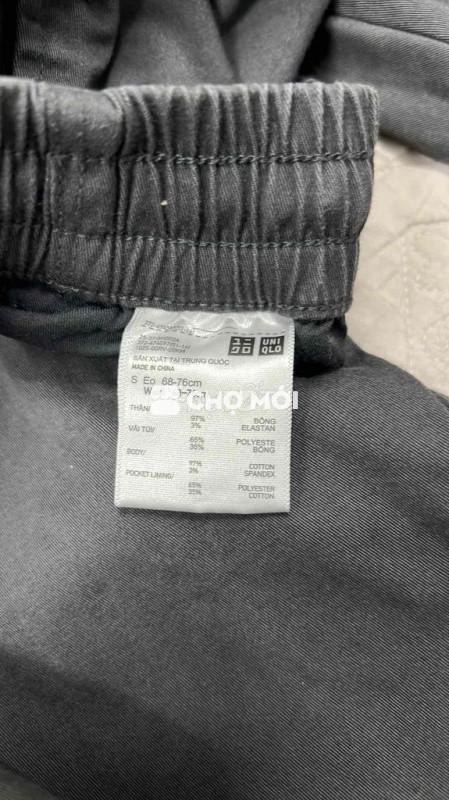 Quần nam Uniqlo màu đen