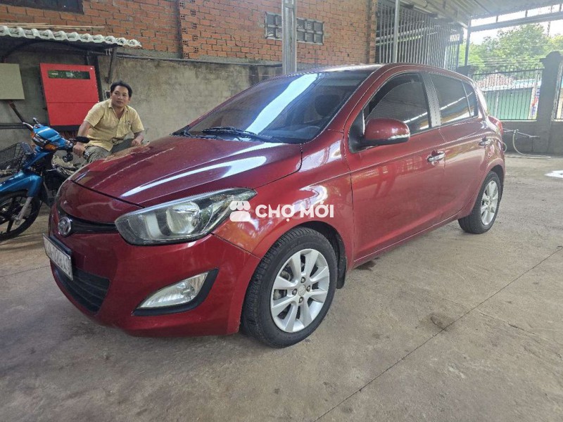 HuynDai i20 /  2013 1.4 AT - 170000 km