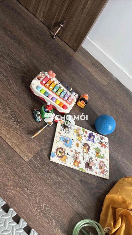 CHO TẶNG ĐỒ CHƠI CHO BÉ