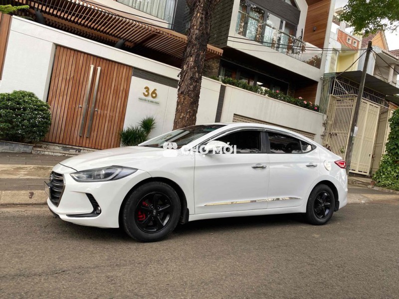 Hyundai Elantra 2016