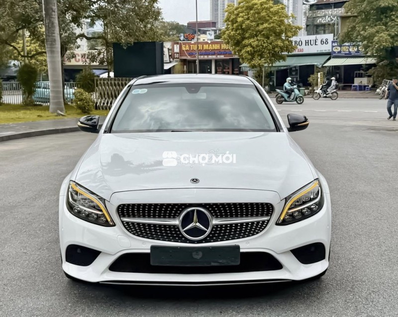 MERCEDES C200 FACELIFT 2019 Trắng.Kem Đẹp Nhất HN