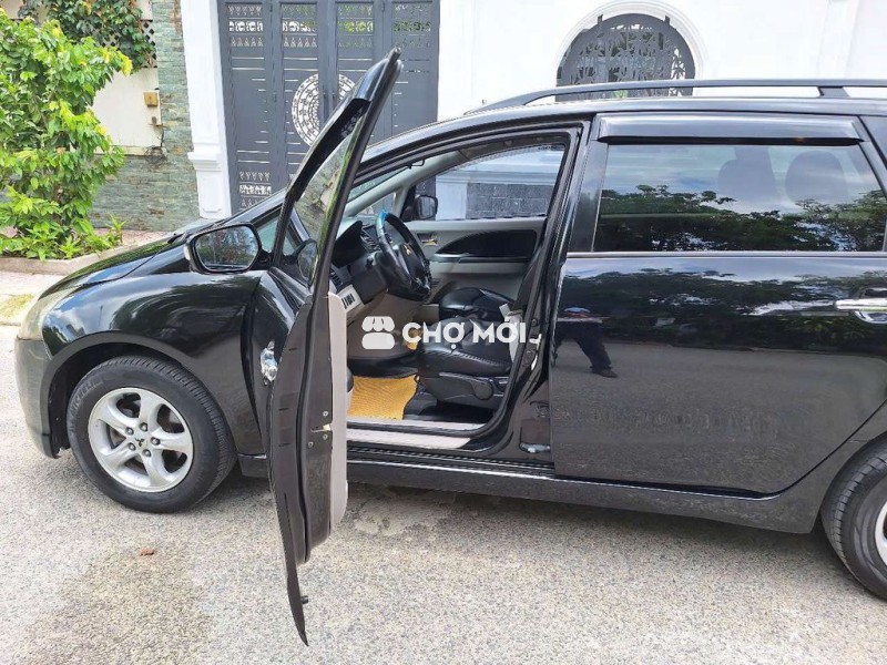 Mitsubishi Grandis 2005 2.4 AT - mau đen