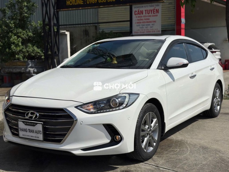 Hyundai Elantra 1.6 AT 2018 màu trắng