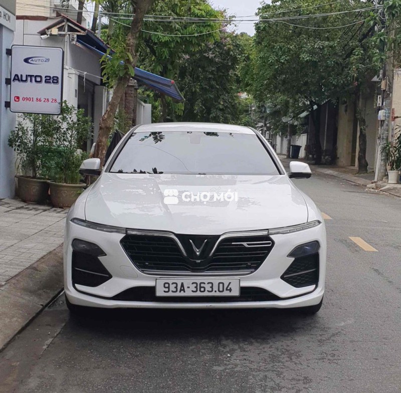 VinFast Lux A 2.0 Plus xe 1 chủ màu trắng hiếm