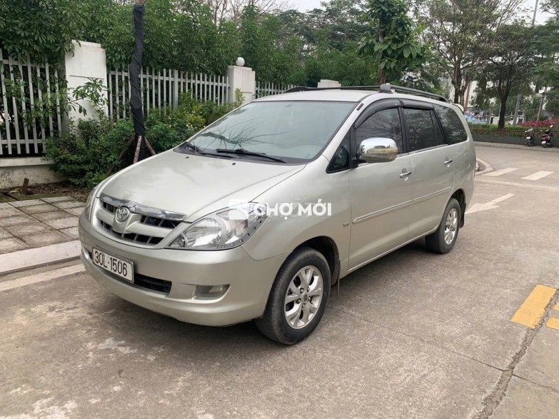 Toyota Innova 2008 G màu bạc