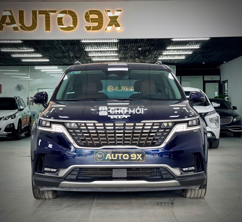 Kia Carnival 2023 Signature 3.5G - 20000 km