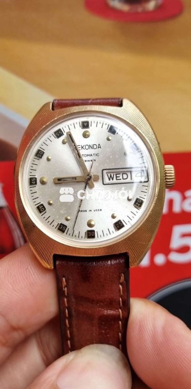 Đồng hồ Liên Xô máy cót tay