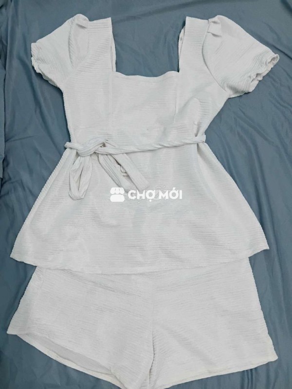 Thanh lý áo quần còn mới