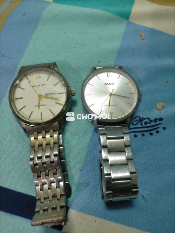 Cần bán 2 cái đồng hồ để lâu không sài