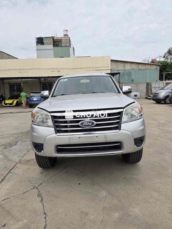 Ford Everest 2011 2.6L 4x4 MT - 120000 km
