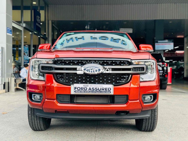 Ford Ranger 2025 XLS 2.0L 4x2 AT lướt 5.000km