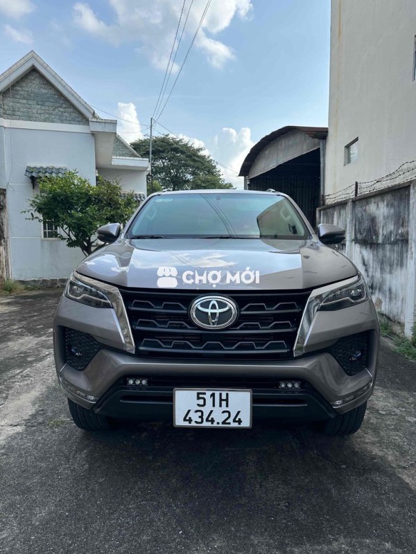 Toyota Fortuner 2020 2.4AT 4x2  - 100000 km