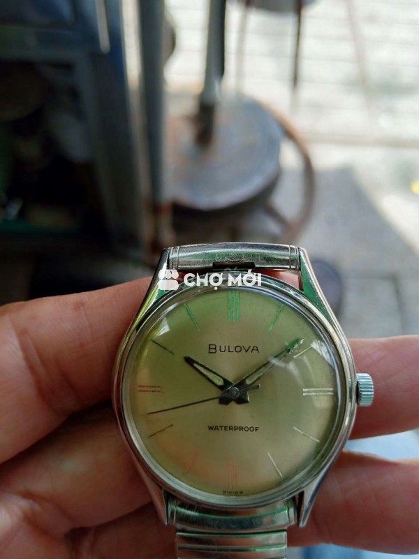 Đồng hồ lên cót tay hiệu Bulova xưa cổ của Thụy sỹ