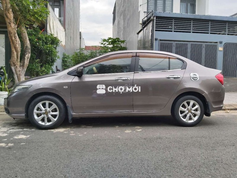 6 240 2013 - 140000 km