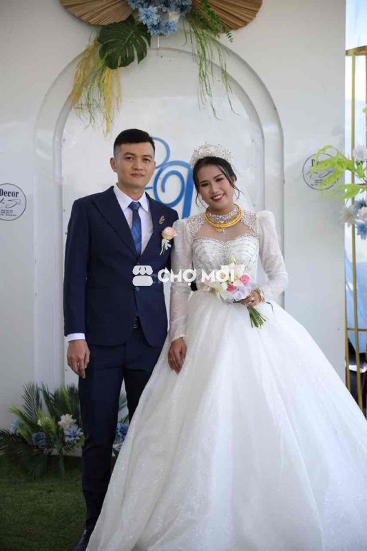 Váy cưới lễ