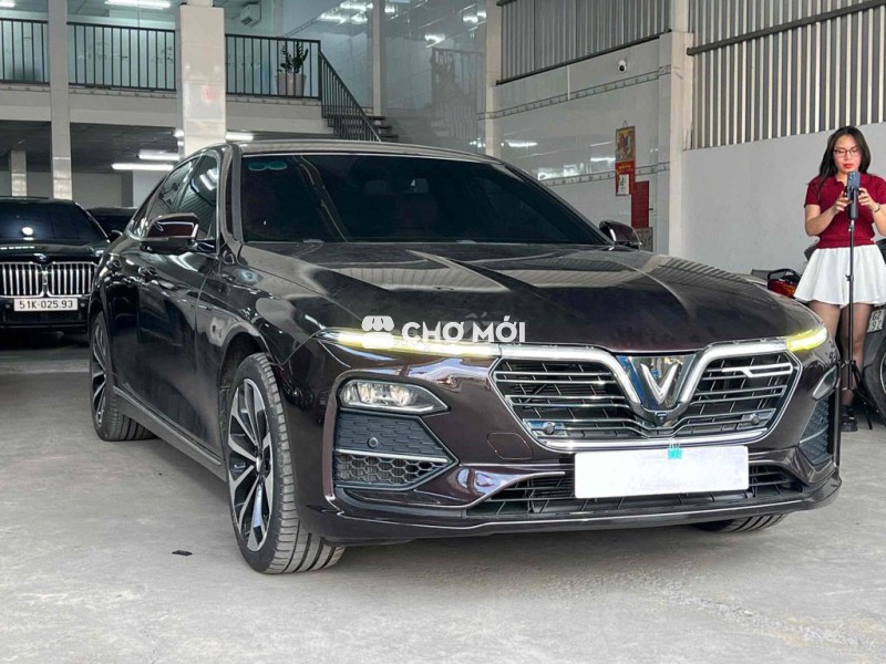 VinFast Lux A2.0 2019 Premium 2.0 AT - 76000 km