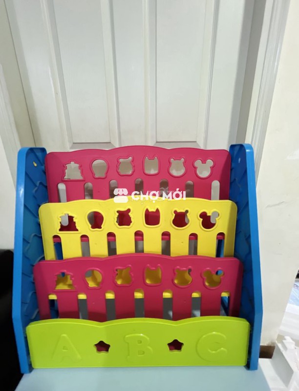 Thanh lý kệ sách cho bé 3 tầng