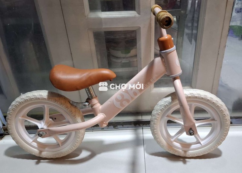 Xe chòi chân cho bé