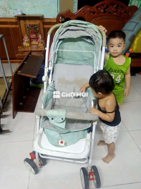 Xe đẩy gấp gọn cho bé