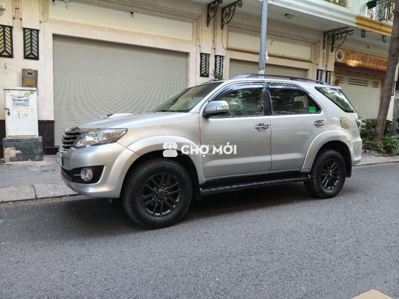Gia đình cần bán xe Toyota Fortuner bản G máy dầu
