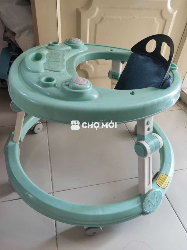 Xe tập đi cho bé
