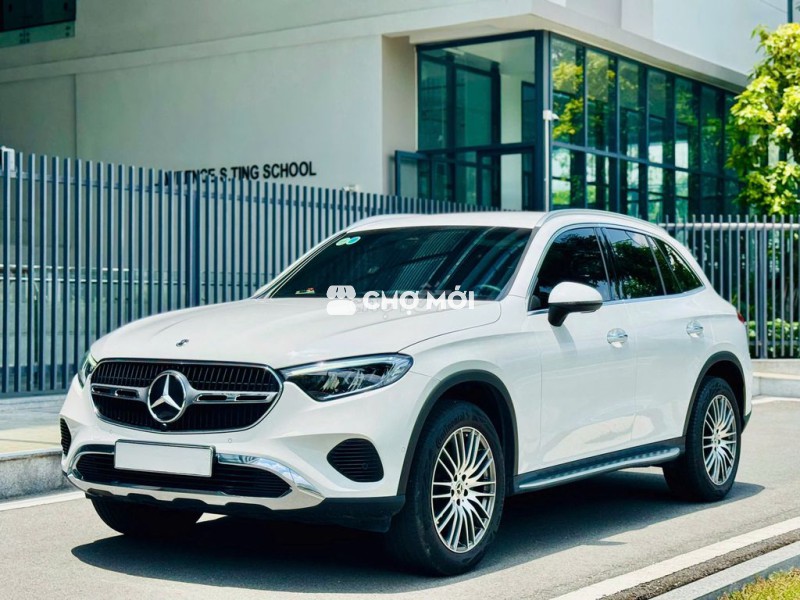 Mercedes GLC200 4Matic sx 2023 odo 12,800 Km chuẩn