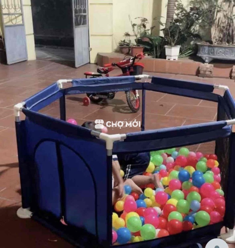 Chuồng quây lục giác cho bé, tặng kèm 100 quả bóng