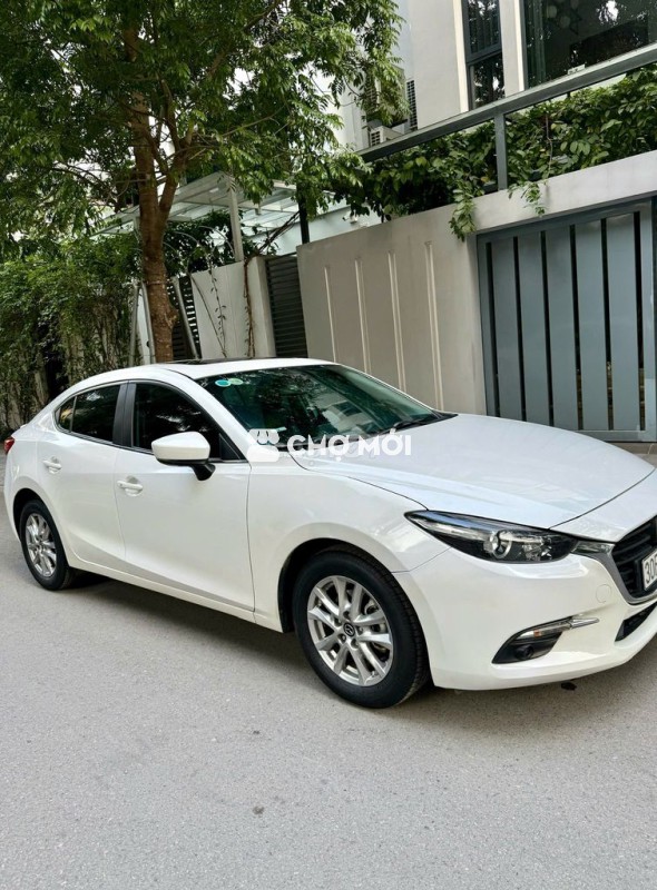 Mazda3 Facelift Full Option cuối 2017 rất mới.