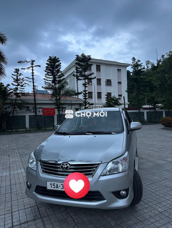 Toyota Innova 2012 2.0V - 200000 km