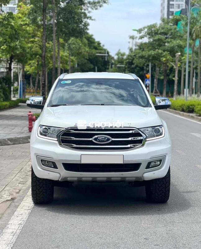 Ford Everest Titanium 2.0L 4x2 AT - 2019