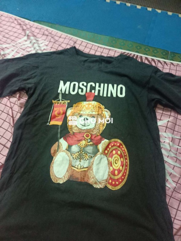 Áo Moschino chuẩn âu,chất phông cotôn cực mát