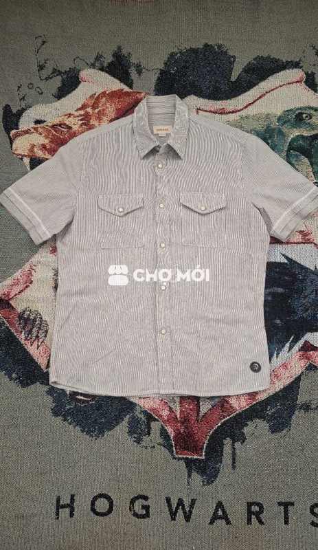 Sơmi Diesel nút bấm mắt mèo size L á