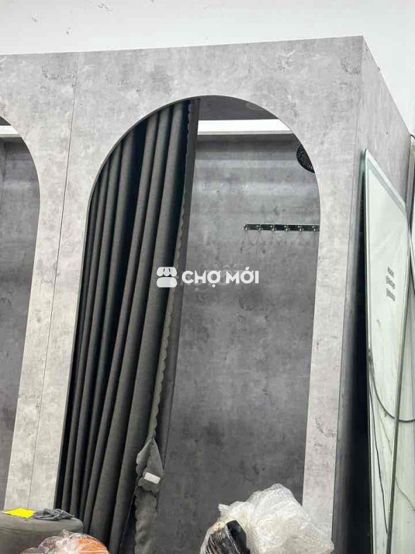 Phòng thử đồ nữ tặng màn