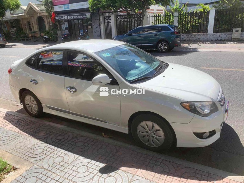 Hyundai Avante 2011 1.6 MT - 100000 km