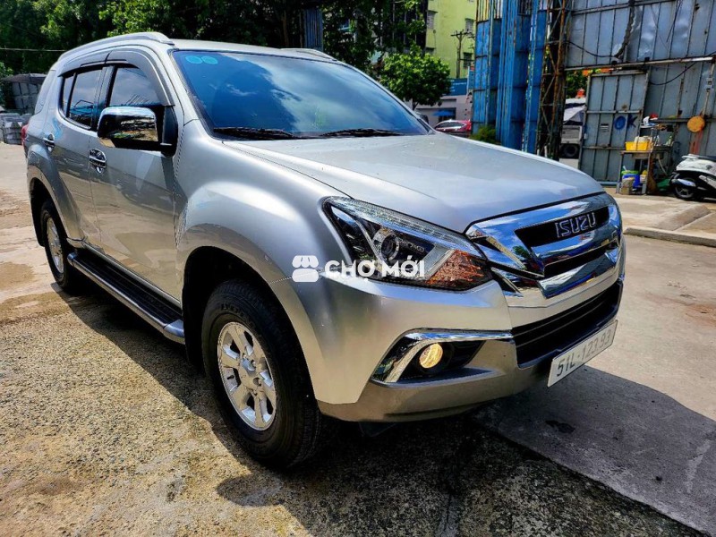 iSUZU MU-X 1.9L Máy Dầu B7 Số Sàn 10/2022 Mới 97%