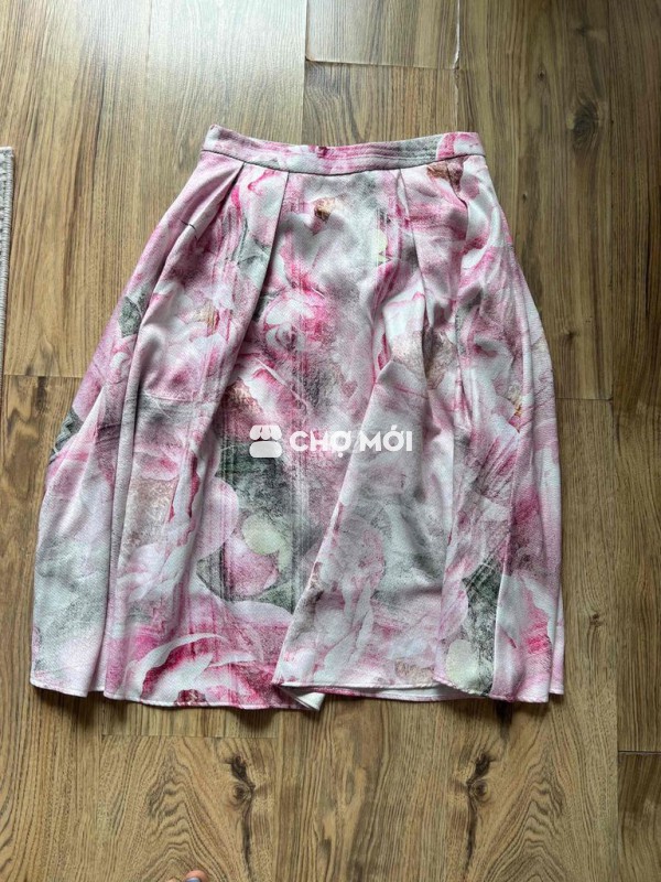 chân váy hoạ tiết