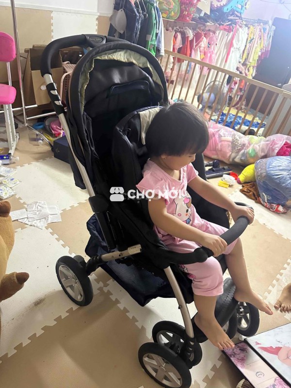 Xe đẩy em bé