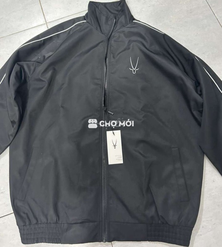 Cần bán gấp vài cái áo khoác dù như hình giá ưuđãi