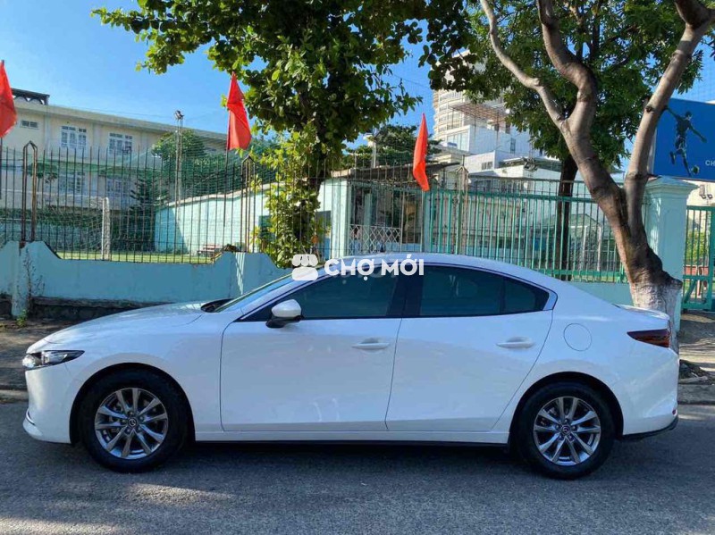 Mazda 3 2023 1.5L Luxury - 7500 km