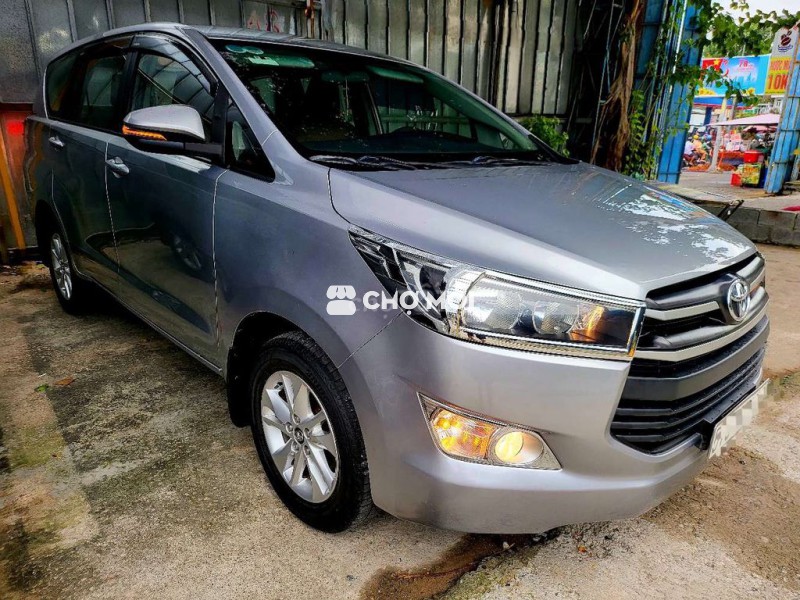 Toyota INNOVA 8 Chổ 2.0E_Sản Xuất 2018 MT Mới 98%