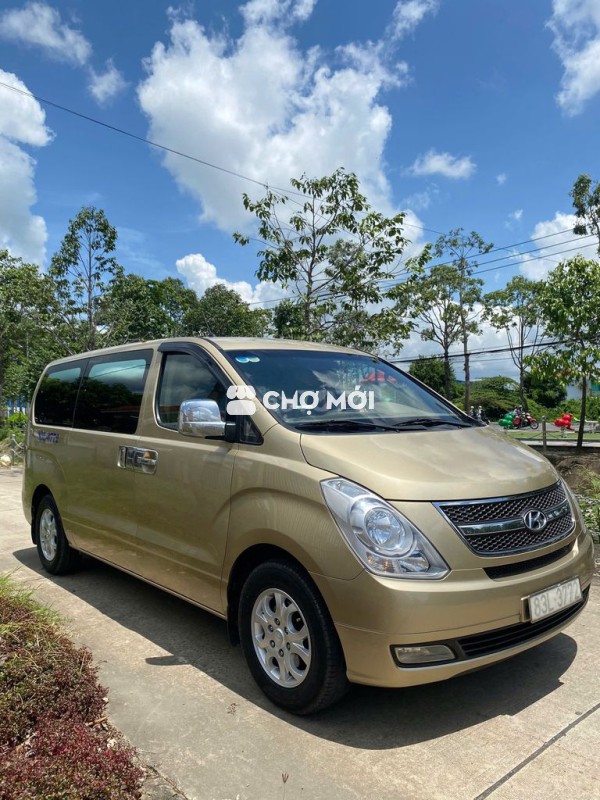 GIA ĐÌNH CẦN BÁN XE HUYNDAI STAREX 9 CHỖ ĐỜI 2010