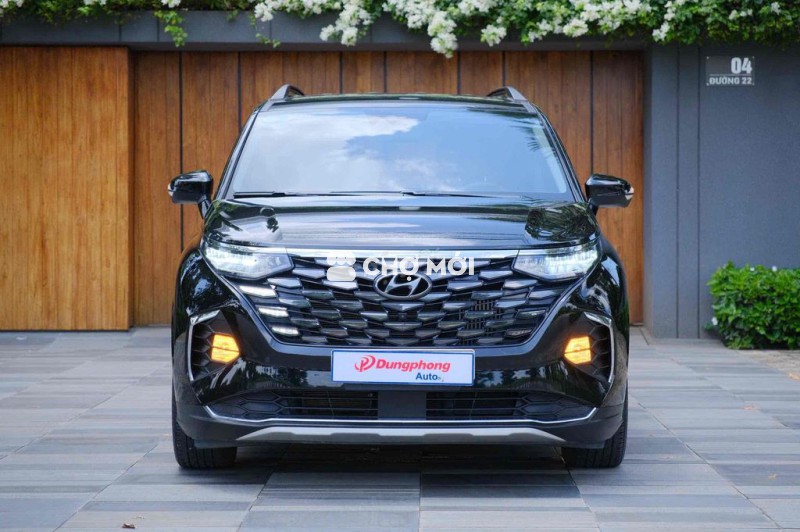 Hyundai Custin 2.0T Cao Cấp 2024