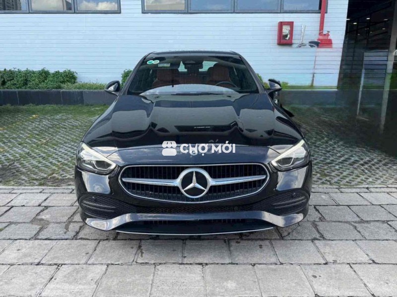 Mercedes Benz C200 plus  2023 - 9900 km